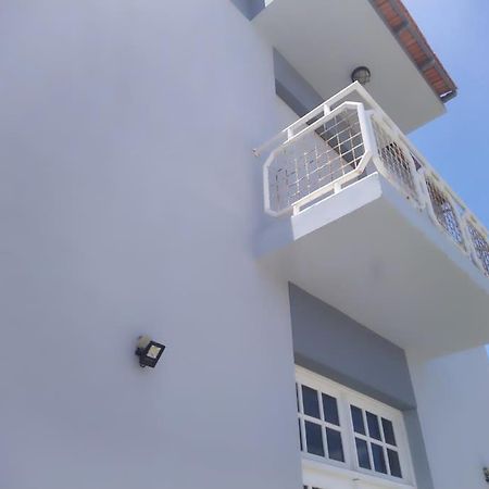 Vivenda Com Patio, No Coracao Do Mindelo Villa Exterior photo