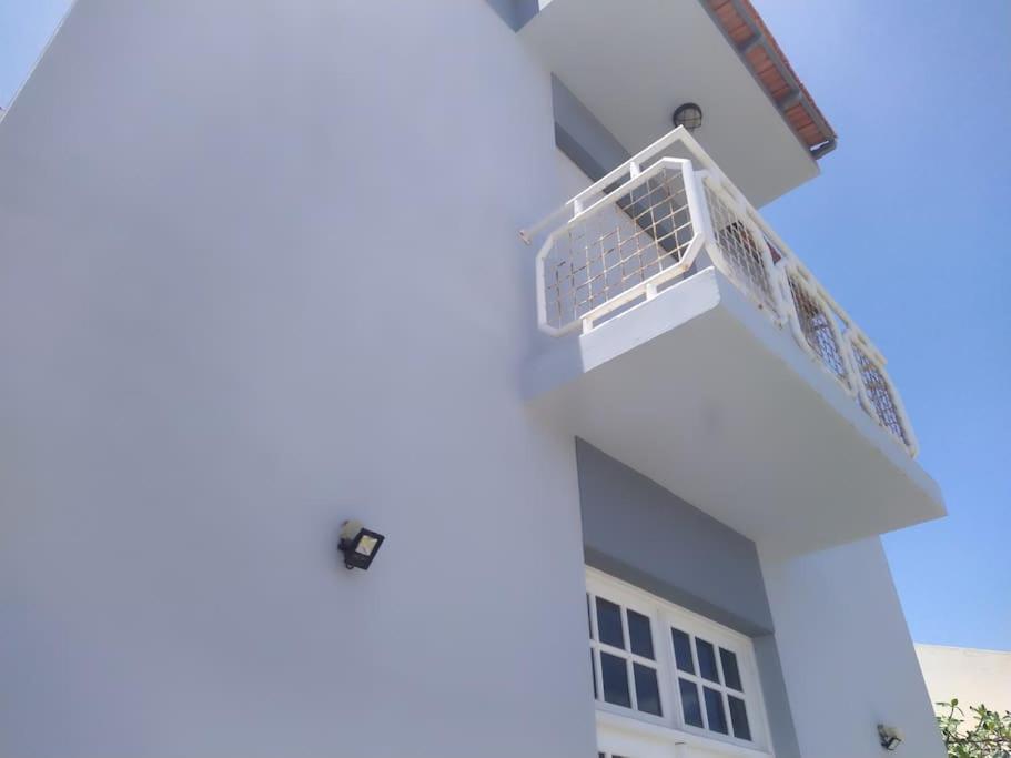 Vivenda Com Patio, No Coracao Do Mindelo Villa Exterior photo